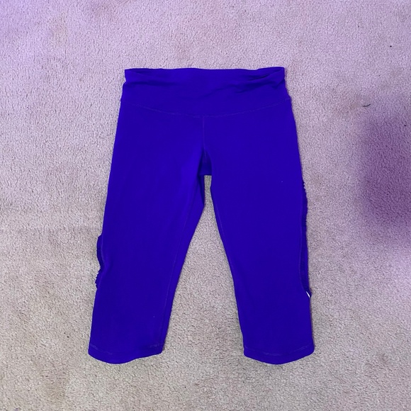 Lululemon Capris - Picture 1 of 4